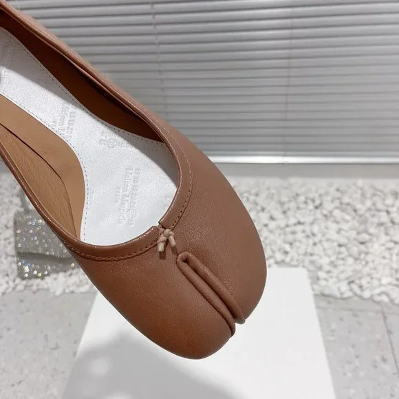 Maisom Margiela mm6 vintage split toe shoes